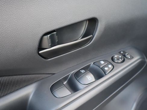 Used 2025 Nissan Kicks Play S image 12