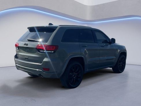 Used 2019 Jeep Grand Cherokee Altitude AWD/4WD image 6