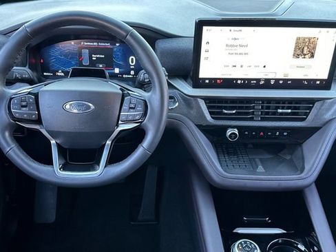 Used 2025 Ford Explorer Platinum w/ Ultimate Package image 12