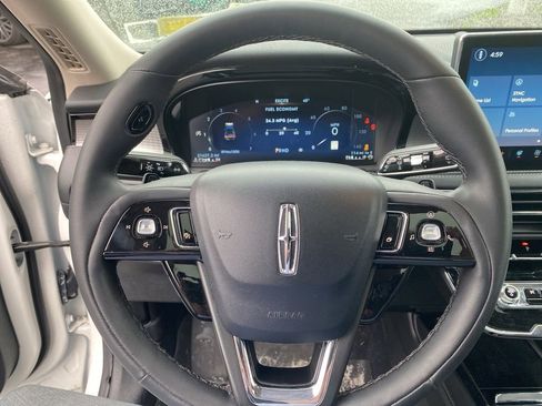 Used 2023 Lincoln Corsair AWD w/ Equipment Group 101A image 9