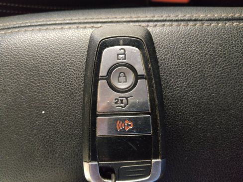 Used 2025 Ford Escape Active AWD/4WD image 32