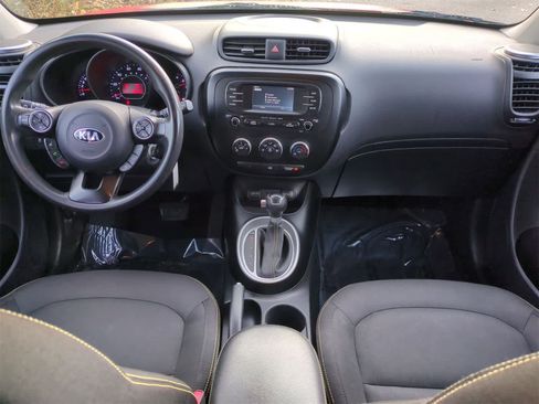 Used 2016 Kia Soul + image 15