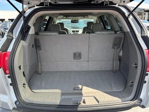 Used 2009 Chevrolet Traverse LT FWD image 7