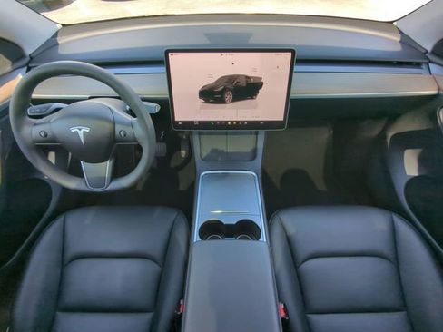 Used 2023 Tesla Model Y Long Range image 18