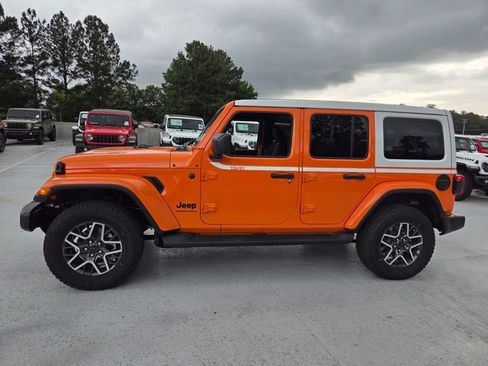 New 2026 Jeep Wrangler Unlimited Sahara w/ Whitecap Package AWD/4WD image 4