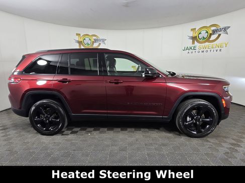 Used 2022 Jeep Grand Cherokee Altitude image 10