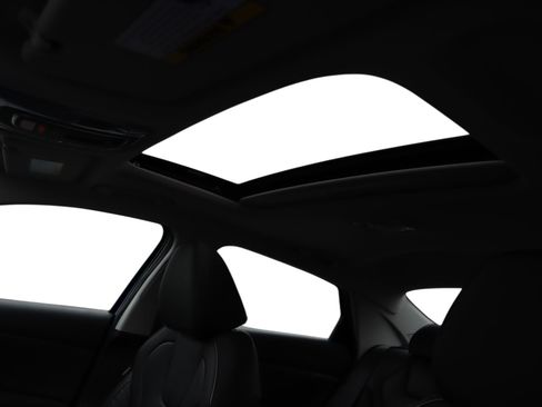 New 2025 Hyundai Elantra Limited image 22