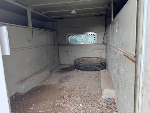 Used 2006 Ford F550 4x4 Crew Cab Super Duty image 3