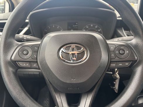 Used 2025 Toyota Corolla LE image 25