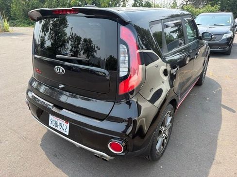 Used 2018 Kia Soul ! FWD image 2