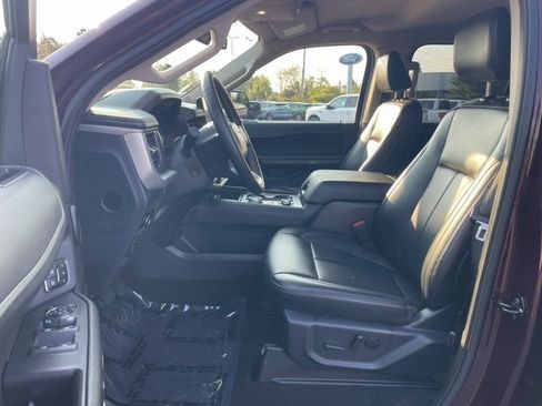 Certified 2024 Ford Expedition XLT image 16
