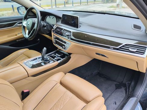 Used 2016 BMW 740i 740i Sedan 4D image 18