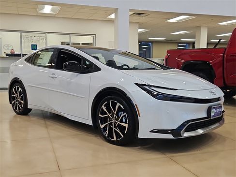 New 2026 Toyota Prius Plug-In Hybrid image 2