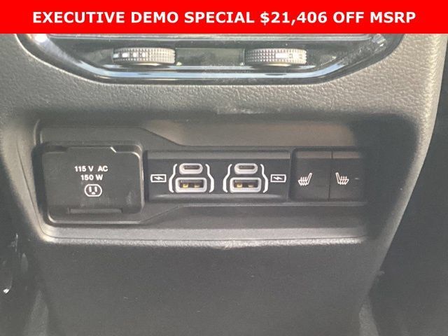 New 2023 Jeep Grand Cherokee Trailhawk w/ Advanced Protech Group II AWD/4WD image 20