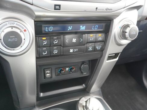 Used 2015 Toyota 4Runner Limited AWD/4WD image 18