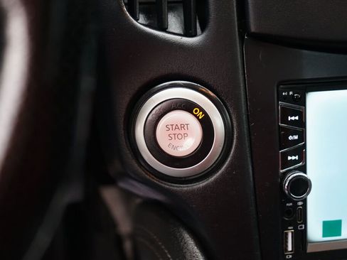 Used 2016 Nissan 370Z Coupe image 17