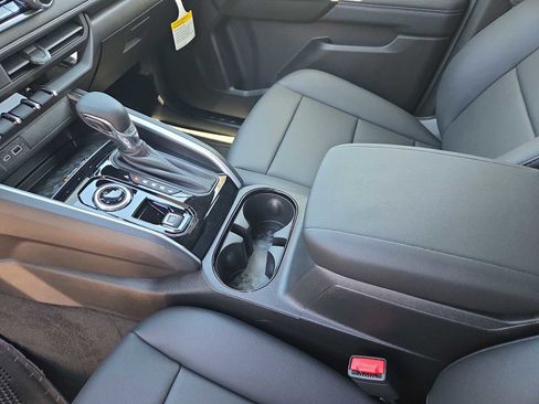 New 2026 Chevrolet Colorado LT w/ LT Convenience Package AWD/4WD image 20