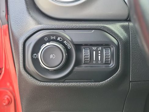 Used 2022 Jeep Wrangler Unlimited Sahara AWD/4WD image 24