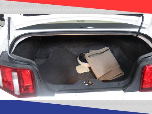 Used 2010 Ford Mustang Premium image 21