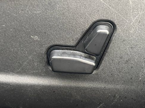 Used 2023 Dodge Charger SXT image 9