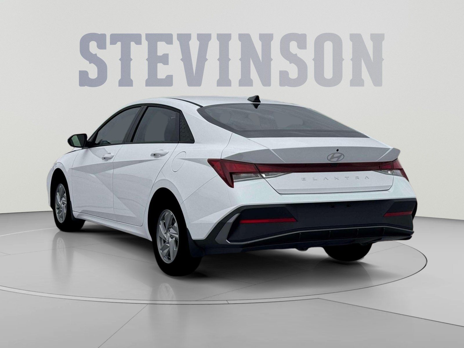 Used 2026 Hyundai Elantra SE FWD image 5