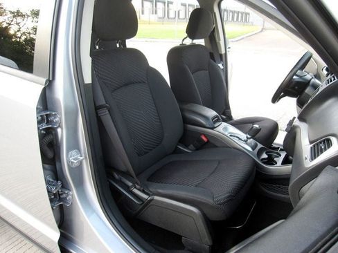 Used 2018 Dodge Journey SE FWD image 22