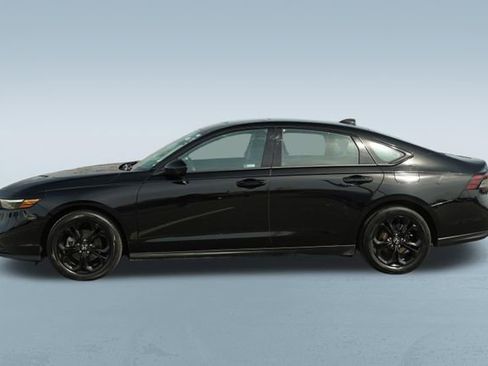Used 2025 Honda Accord SE image 4
