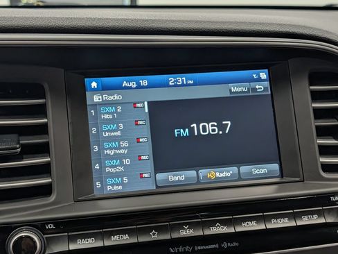 Used 2019 Hyundai Elantra Limited w/ Cargo Package FWD image 13