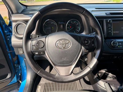 Used 2017 Toyota RAV4 AWD Hybrid image 13