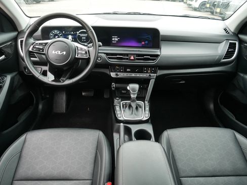 Certified 2024 Kia Seltos EX AWD/4WD image 10