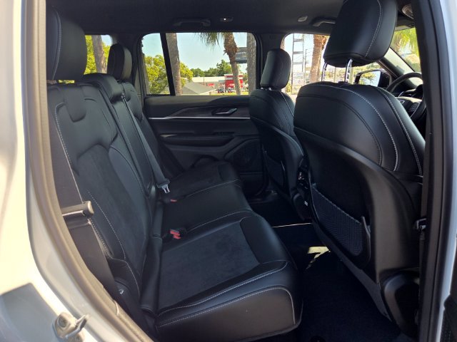 New 2026 Jeep Grand Cherokee Altitude RWD image 15
