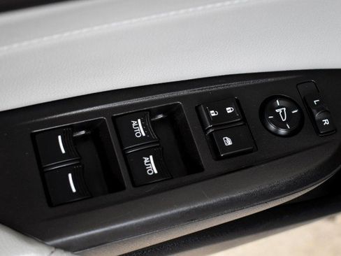 Used 2016 Acura ILX FWD image 31
