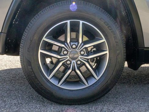 Used 2020 Jeep Grand Cherokee Limited w/ Luxury Group II image 33