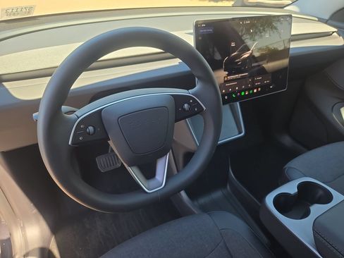 Used 2026 Tesla Model Y 2WD image 16