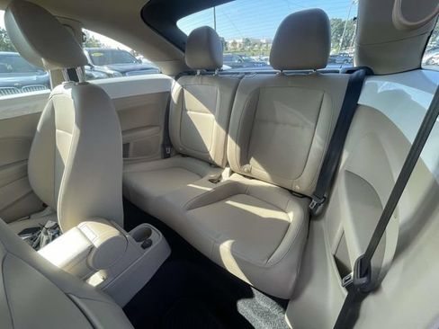 Used 2018 Volkswagen Beetle 2.0T SE w/ SE Premium Package FWD image 14