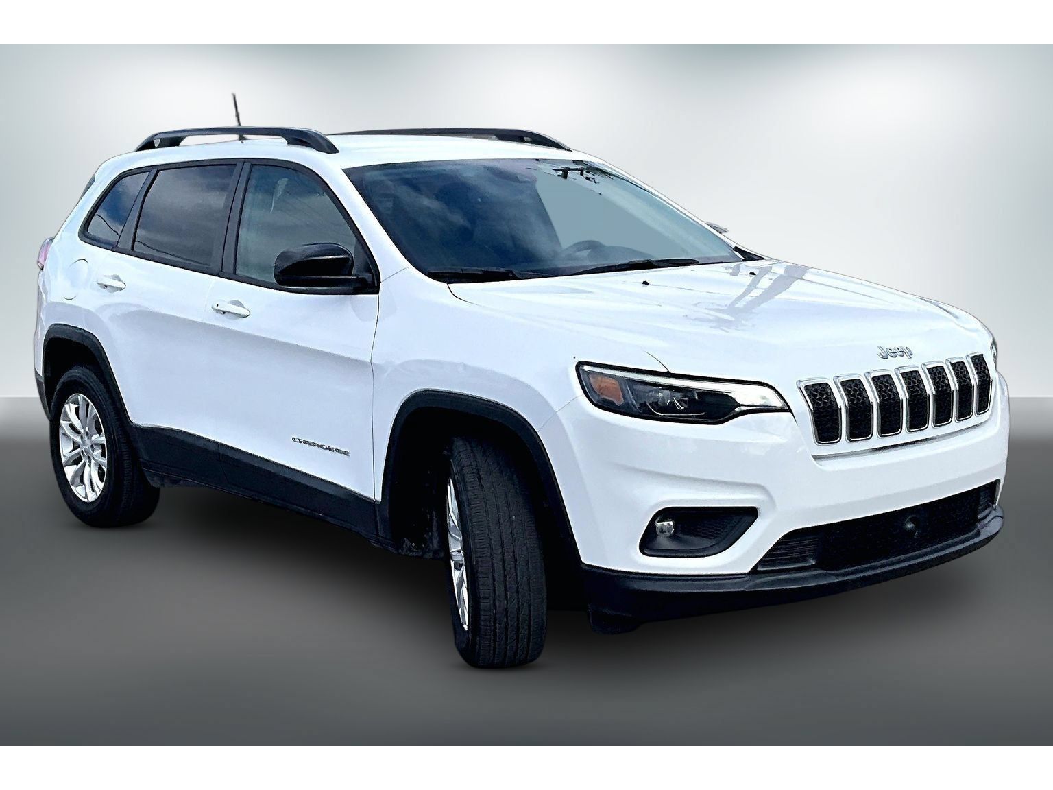 Used 2022 Jeep Cherokee Latitude Lux AWD/4WD image 3