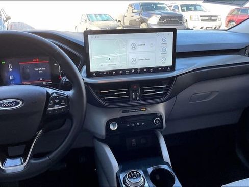 Used 2025 Ford Escape SE FWD image 5