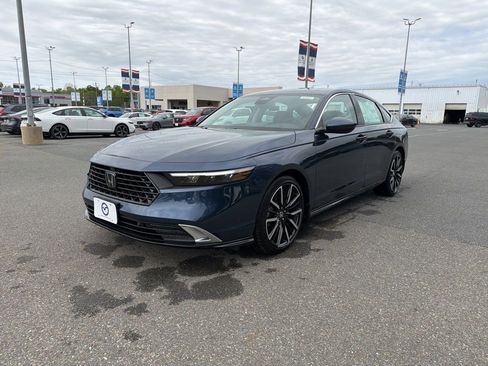 New 2026 Honda Accord Touring image 2