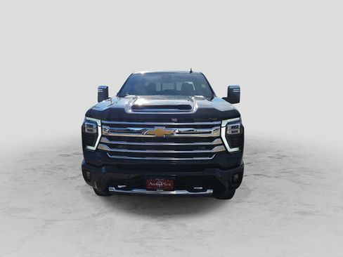 Used 2024 Chevrolet Silverado 2500 High Country image 3