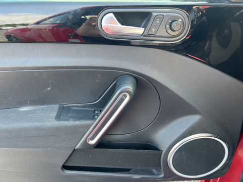 Used 2012 Volkswagen Beetle Turbo image 18