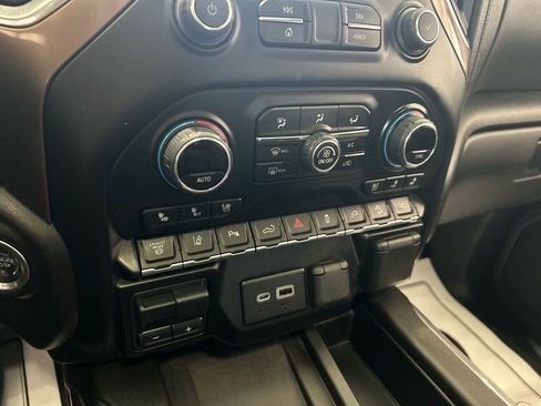 Used 2022 Chevrolet Silverado 2500 High Country w/ Z71 Off-Road Package image 19