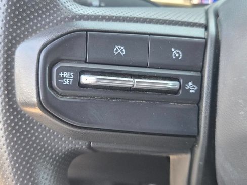 Used 2025 Chevrolet Colorado W/T AWD/4WD image 19
