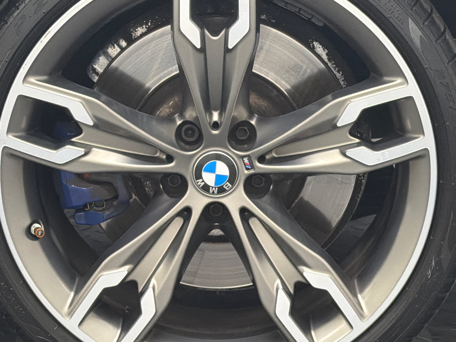 Used 2020 BMW M550i xDrive AWD/4WD image 5
