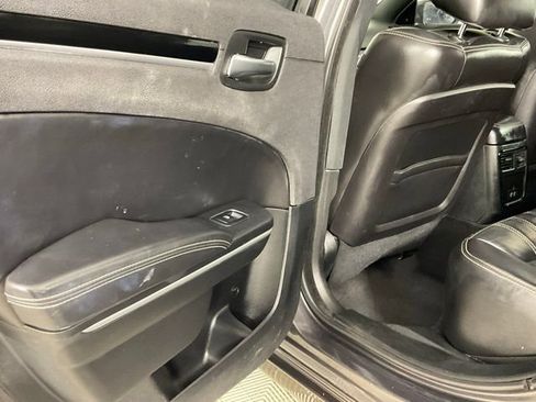 Used 2019 Chrysler 300 S image 15