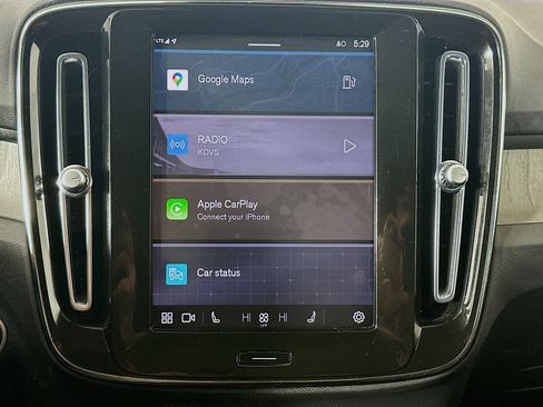 Used 2024 Volvo XC40 B5 Core image 19