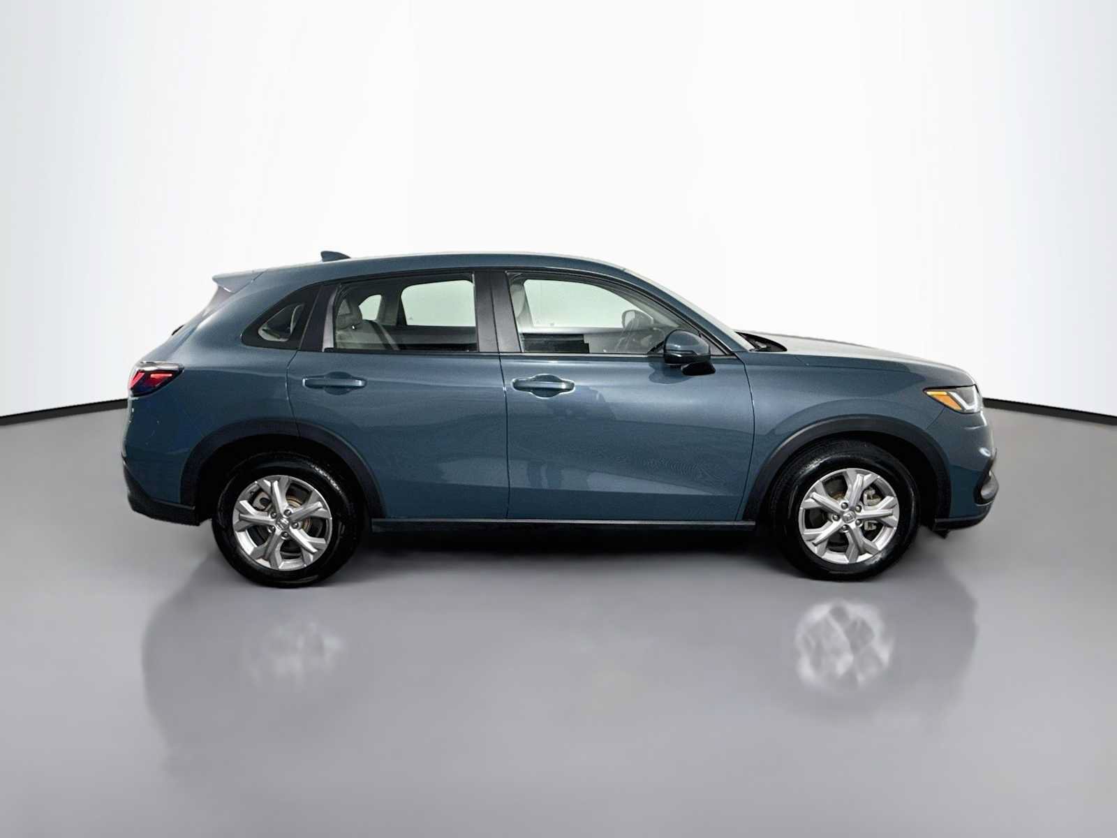 Used 2025 Honda HR-V LX image 8