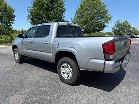 Used 2020 Toyota Tacoma SR w/ SR Convenience Package RWD image 4