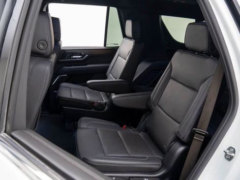 Used 2025 GMC Yukon Denali image 16