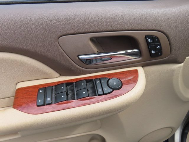 Used 2008 GMC Yukon SLT w/ SLT Preferred Equipment Group AWD/4WD image 17
