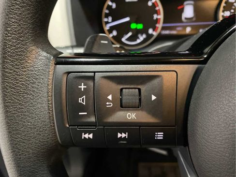 Used 2023 Nissan Rogue SV image 15